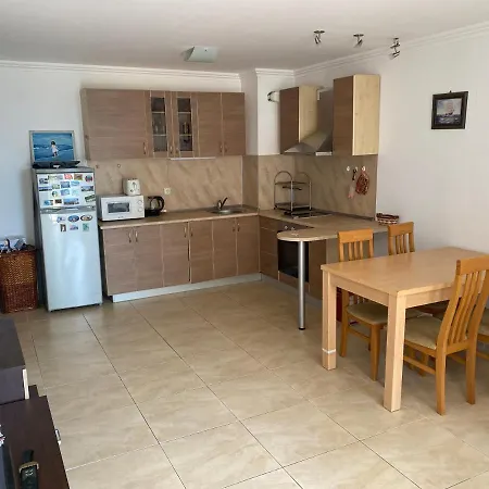 アパート Manastira-2 *